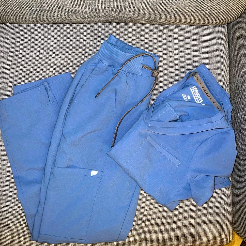 Fabletics Scrub Set XXS petite pant + XXS top NWOT